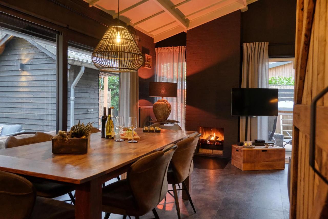 Lodge In Een Bosrijke Omgeving Met Hottub & Sauna Opt Rheezerveen Экстерьер фото